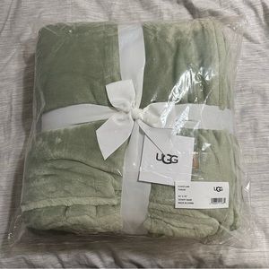 UGG Coastline Plush Throw Blanket in Desert Sage